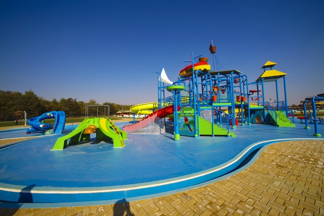 AQUA PARK PETROLAND